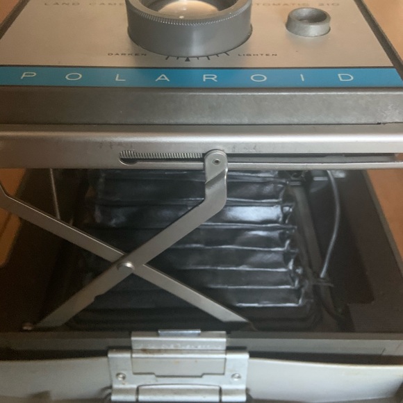 ๐ธ Vintage Polaroid 210 Land Camera + Flashgun 268 - Picture 7 of 10